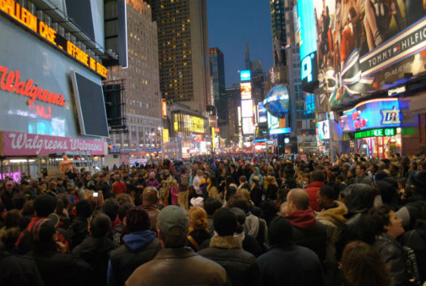 Times Squaer Crowd New Year's Eve